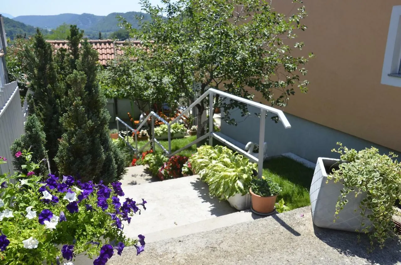 Apartments Lilly Rijeka 0*,