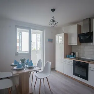 In With Apartmán